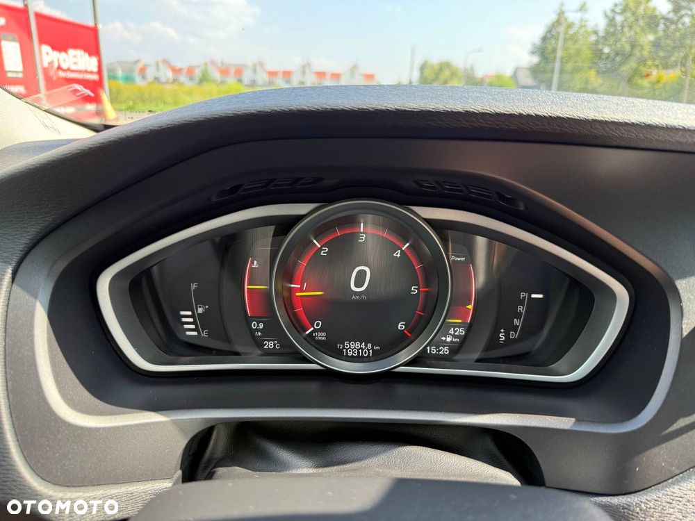 Volvo V40 D3 Geartronic Momentum - 9