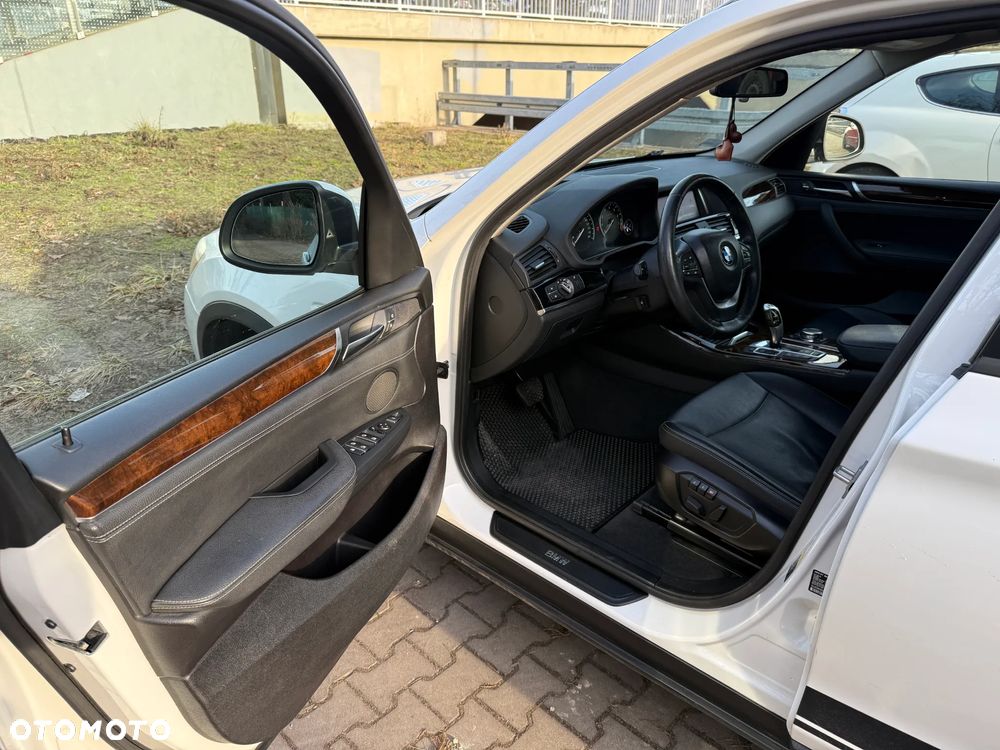 BMW X3 28i xDrive - 3