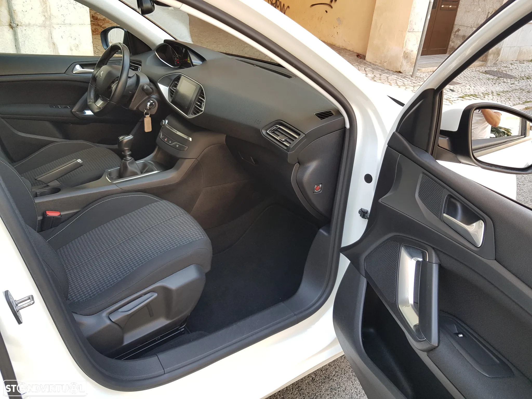 Peugeot 308 1.5 BlueHDi Style - 32