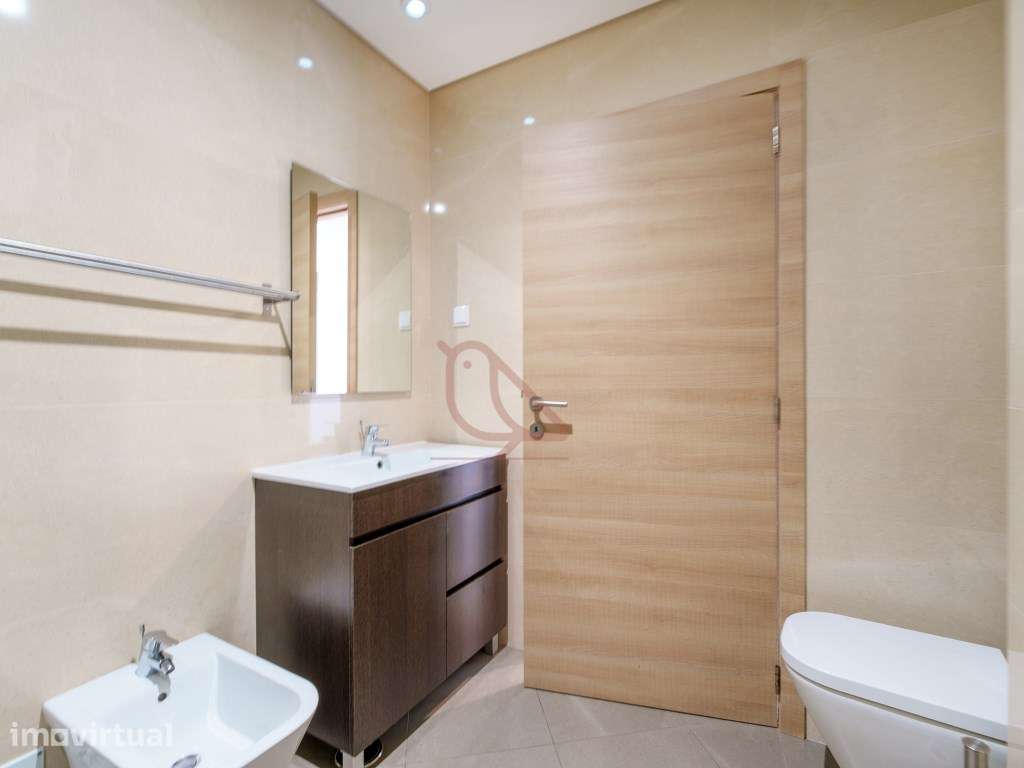 Apartamento T1 / Varanda / Novo / Santuário Fátima / Fátima, Ourém - Grande imagem: 4/35