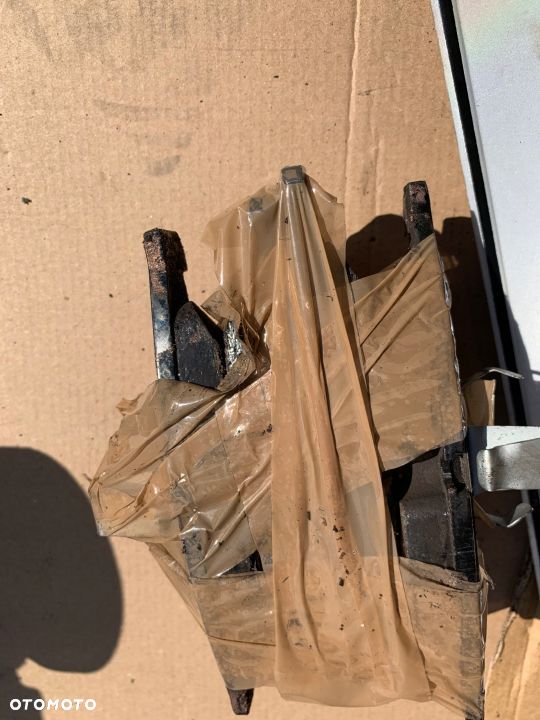 KLOCKI HAMULCOWE HELLA PAGID PRZEDNIE BMW E60 - 2