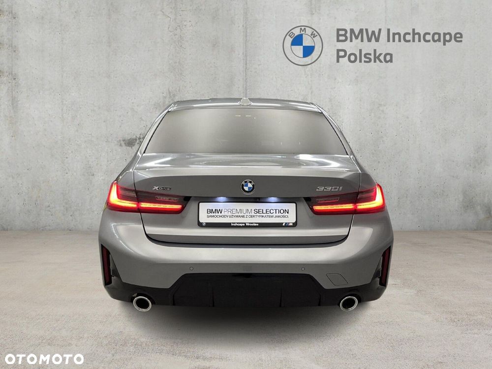 BMW Seria 3 330i xDrive M Sport - 4
