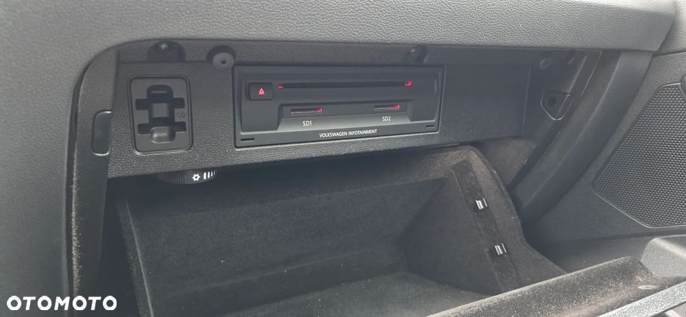 Volkswagen Passat 2.0 TDI SCR DSG 4Motion Business - 23