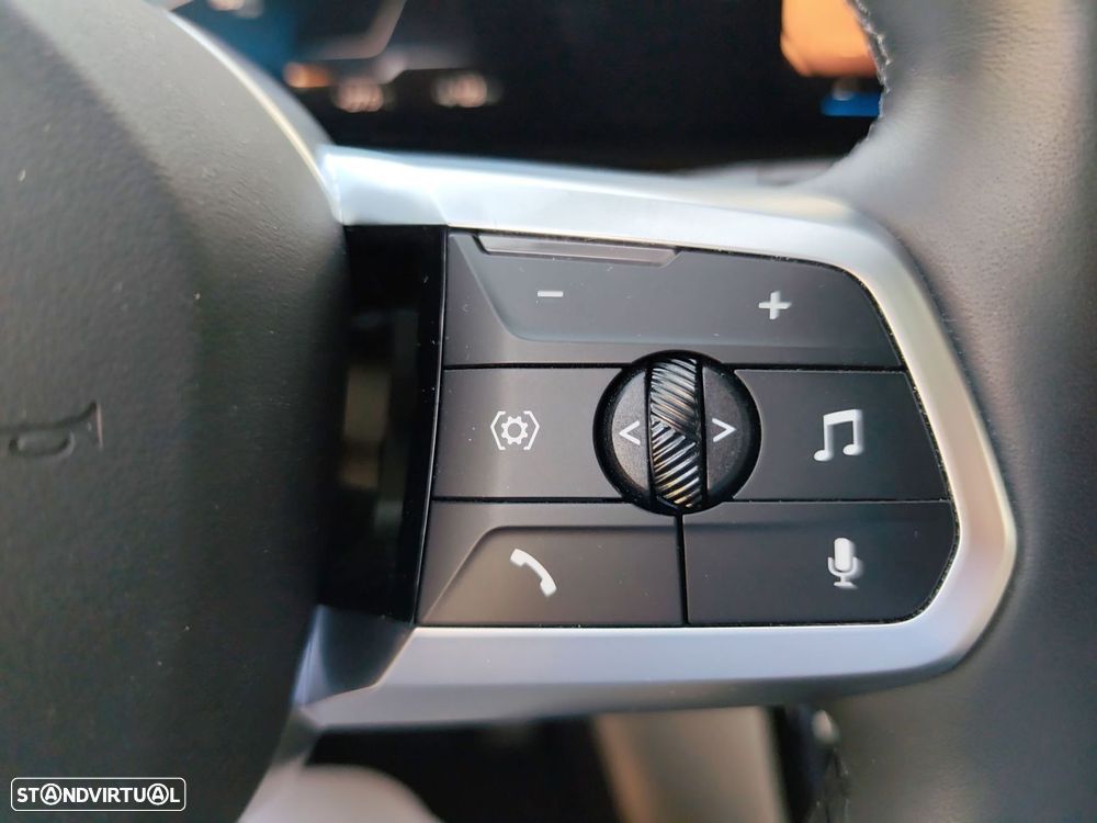 BMW iX1 eDrive20 Pack Desportivo M - 19