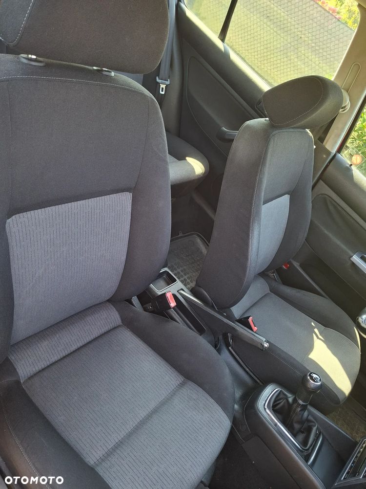 Volkswagen Golf - 21