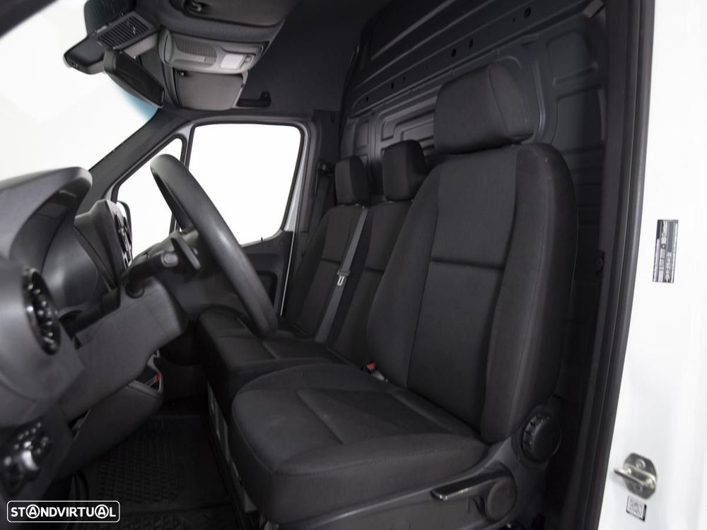 Mercedes-Benz E-SPRINTER - 9