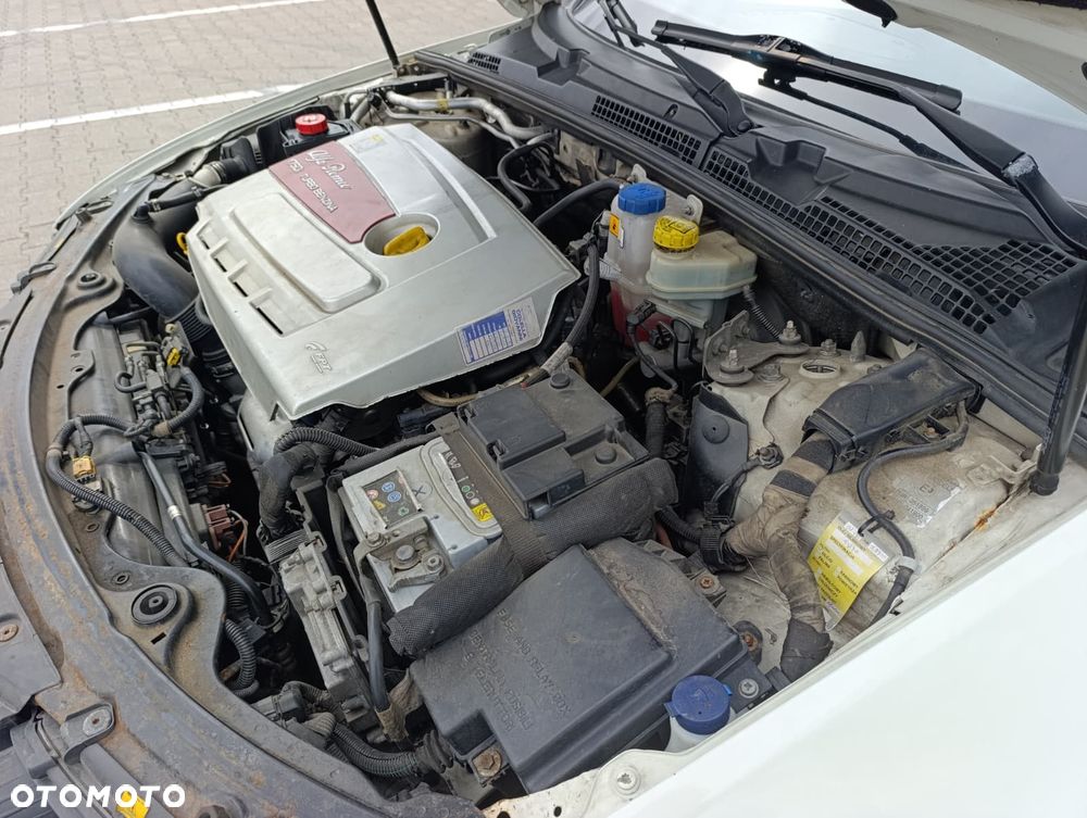 Alfa Romeo 159 1750TBi Sport - 12