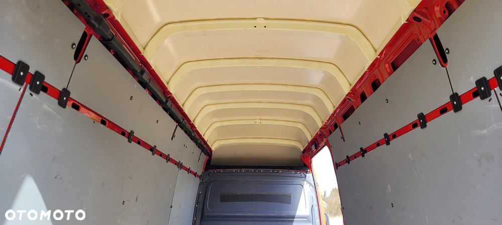 Mercedes-Benz Sprinter - 20