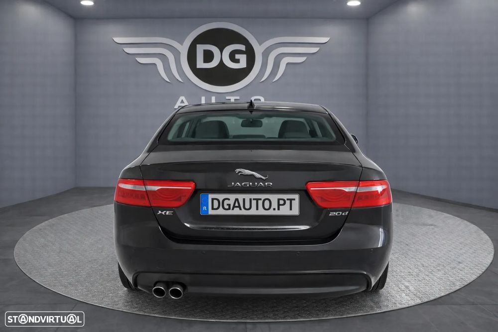 Jaguar XE 2.0 D Prestige Aut. - 3