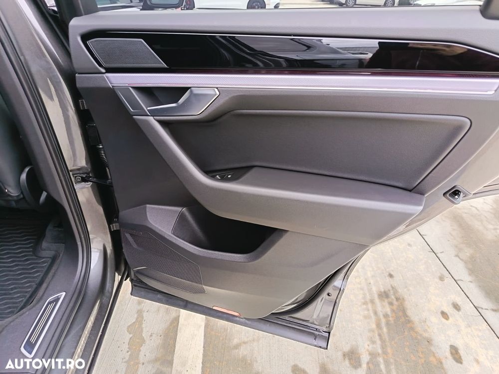 VOLKSWAGEN Touareg 2020 — imagine 50