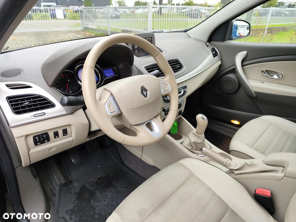 Renault Fluence 1.6 16V Intens - 9