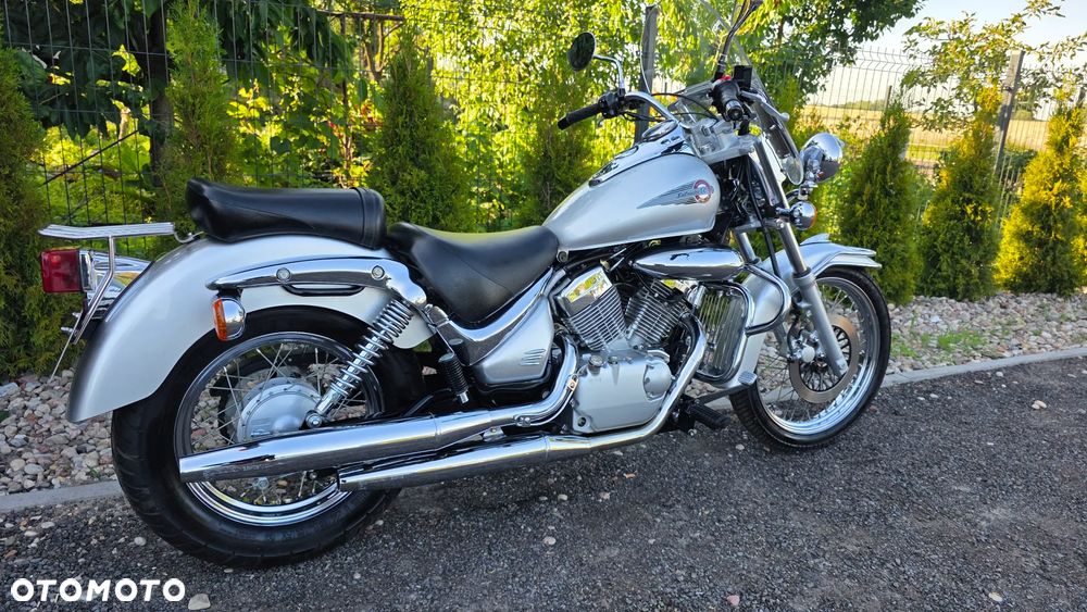 Suzuki Intruder - 33
