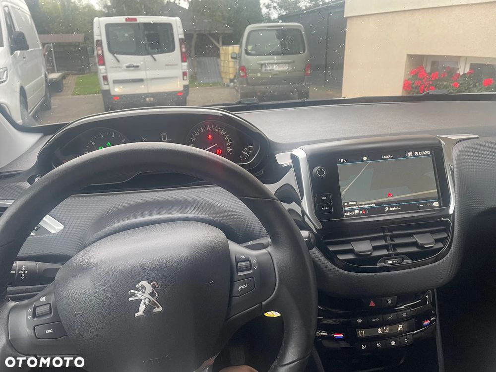 Peugeot 2008 1.2 Pure Tech Style - 6