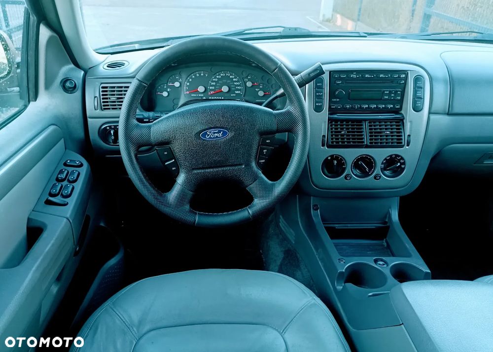 Ford Explorer 4.0 4WD - 6