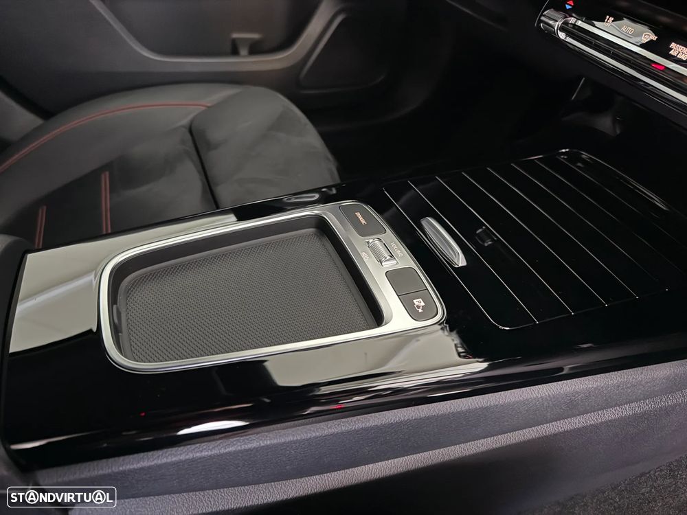 Mercedes-Benz A 180 7G-DCT AMG Line - 38