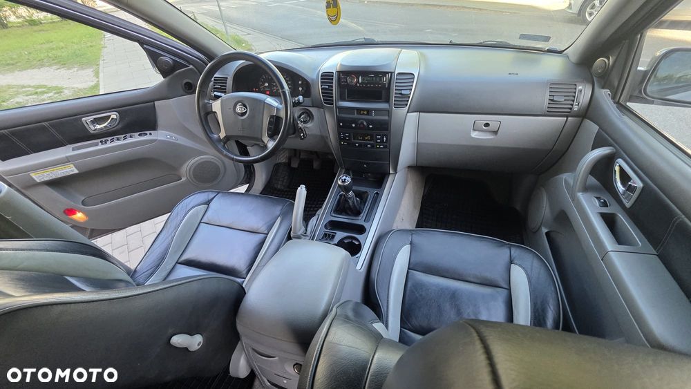 Mitsubishi Pajero - 33