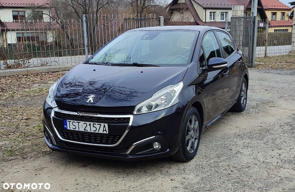 Peugeot 208 - 1