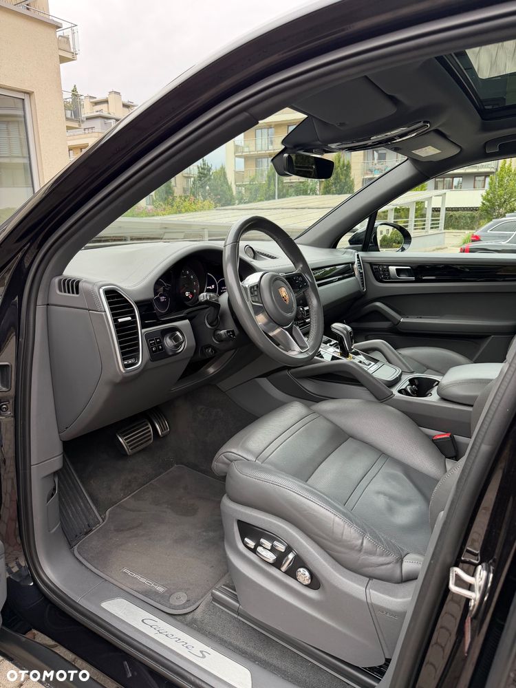 Porsche Cayenne S - 8