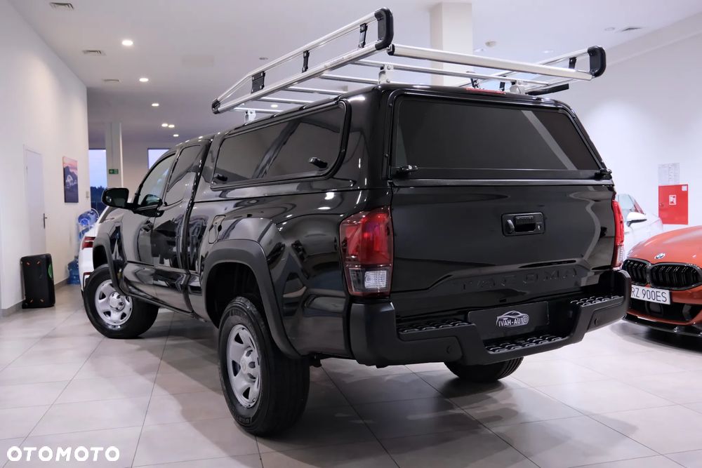 Toyota Tacoma - 17