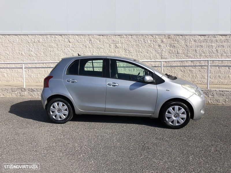 Toyota Yaris 1.0 VVT-i AC Manual - 2