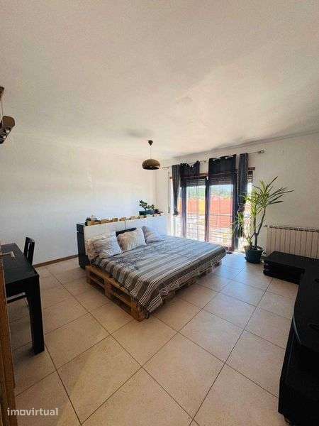 APARTAMENTO T3 À VENDA EM VERMELHA / CADAVAL - Grande imagem: 2/12