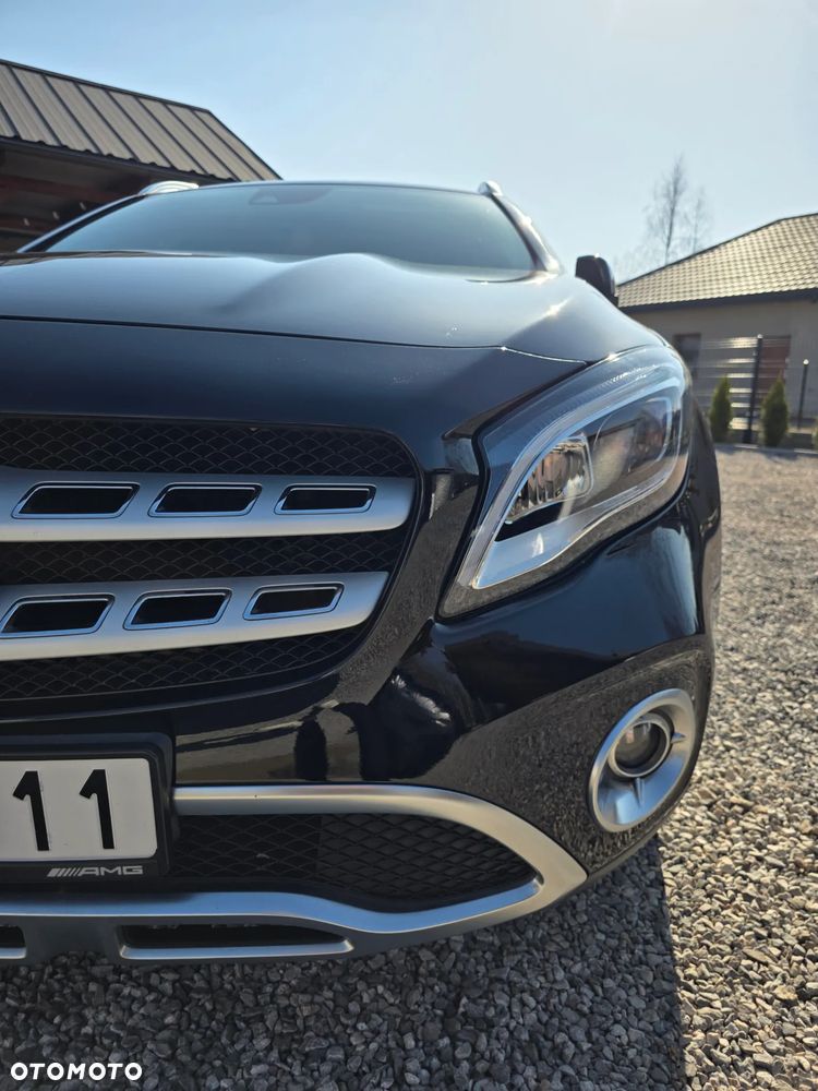 Mercedes-Benz GLA 200 d - 10