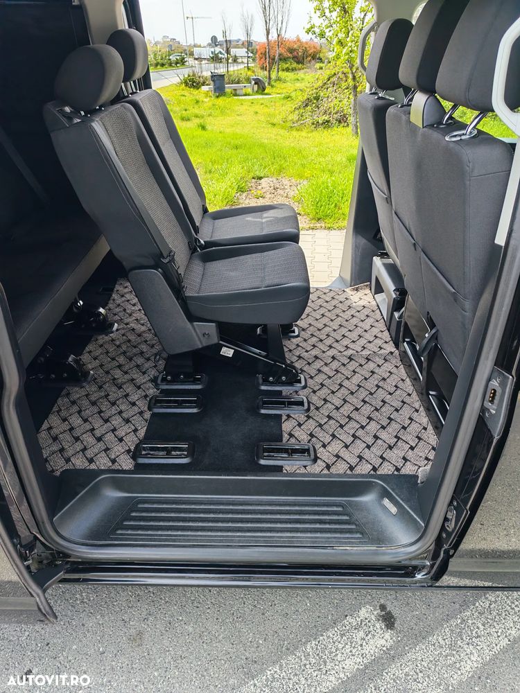 Volkswagen Caravelle - 18