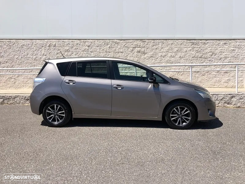 Toyota Corolla Verso - 2