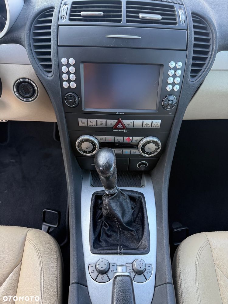 Mercedes-Benz SLK 350 - 18