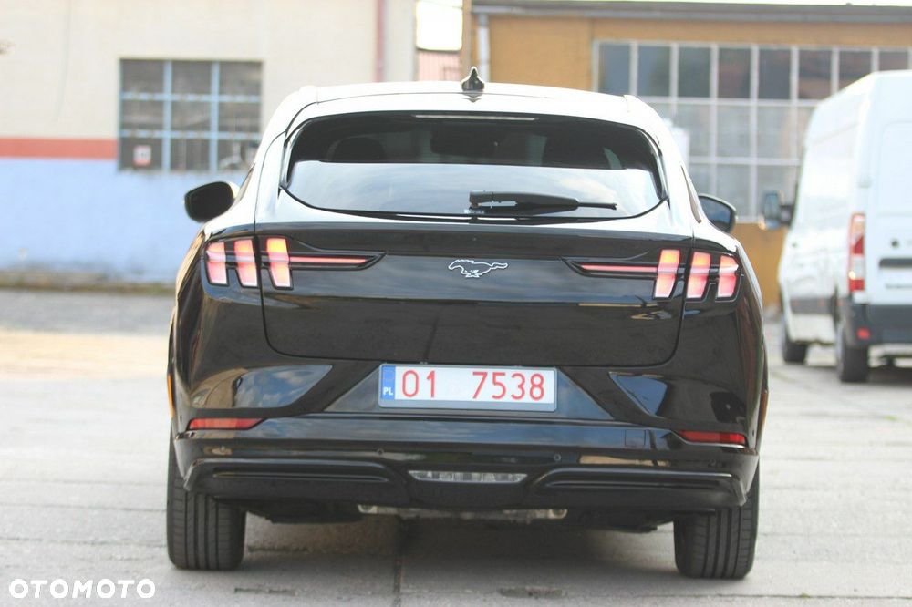 Ford Mustang Mach-E - 10