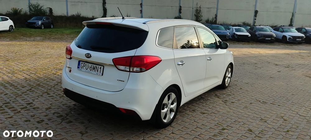 Kia Carens 1.7 CRDi L 7os - 4