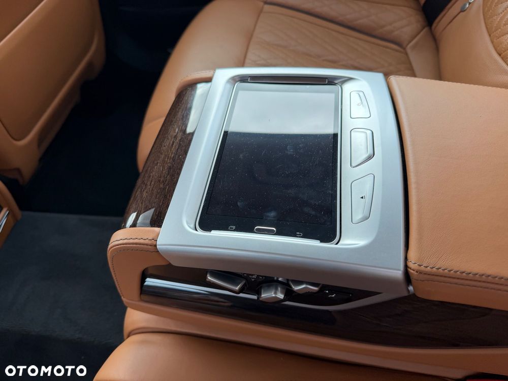 BMW Seria 7 750Li xDrive - 14