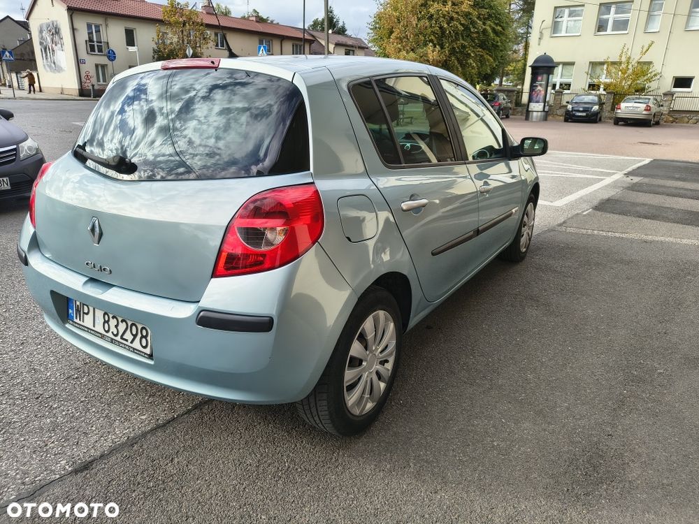 Renault Clio 2007 photo 4