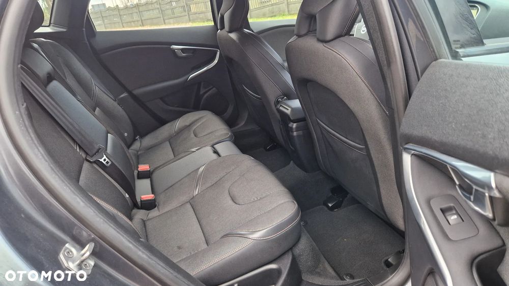 Volvo V40 Cross Country D2 Summum - 11