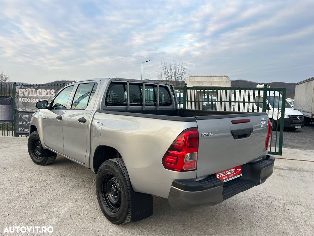 Toyota Hilux 2.4D 150CP 4x4 Double Cab 6MT Style - 2