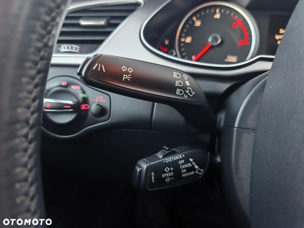 Audi A4 Avant 2.0 TDI Quattro S tronic - 29