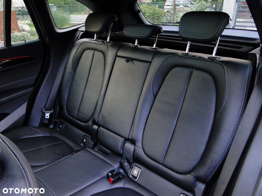 BMW X1 sDrive18i GPF xLine - 38