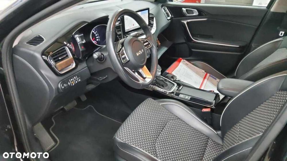Kia XCeed - 35