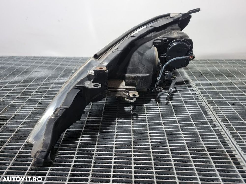 Far Dreapta Toyota Rav 4 IV 2012 - 2015 SUV 4 Usi (1492) Cu lupă - 3