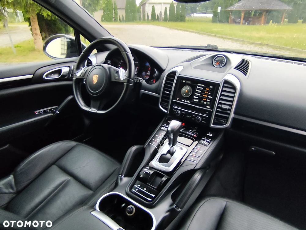 Porsche Cayenne Platinum Edition - 26