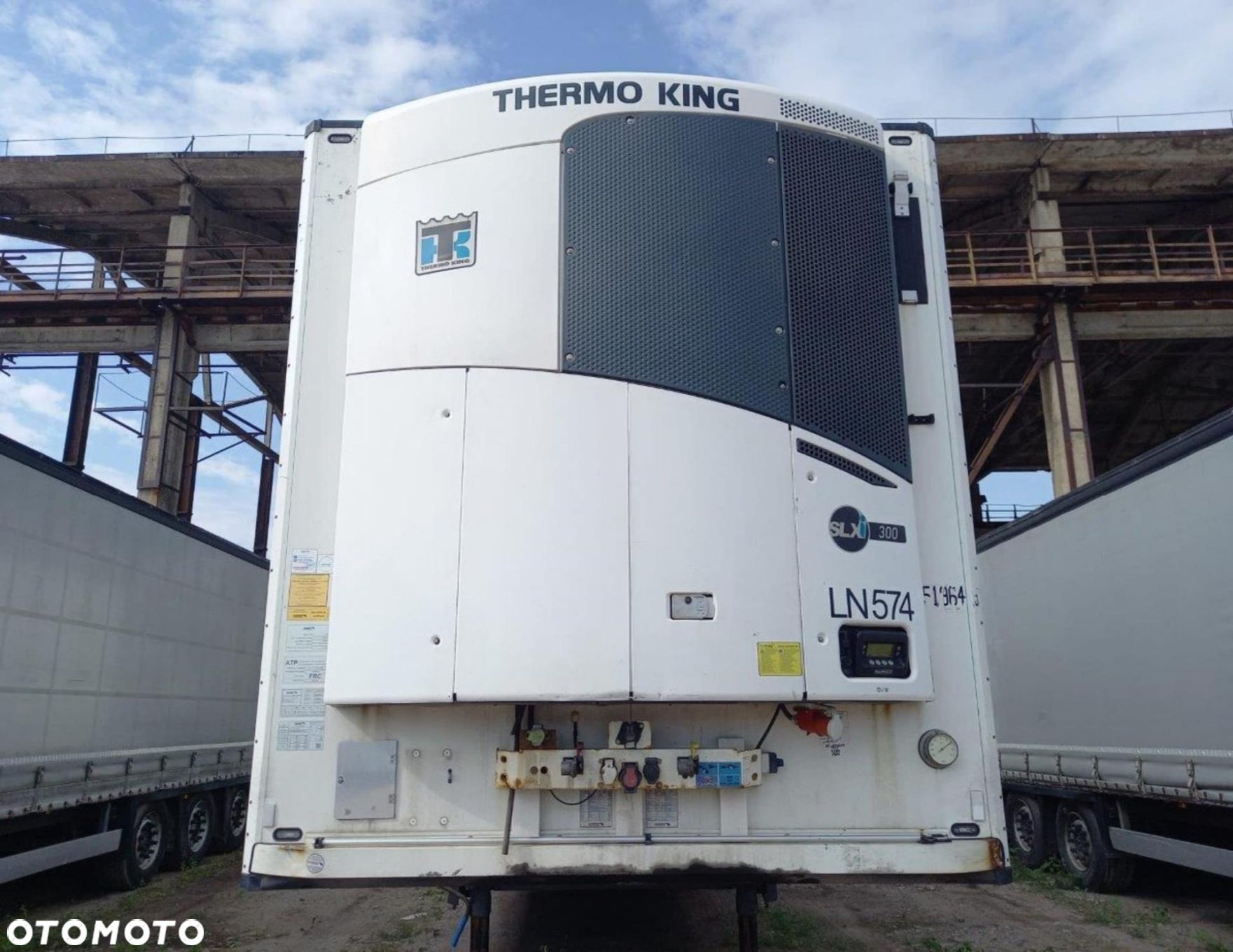 Schmitz Cargobull SKO FP 45 ThermoKing SLXi 300 - 1