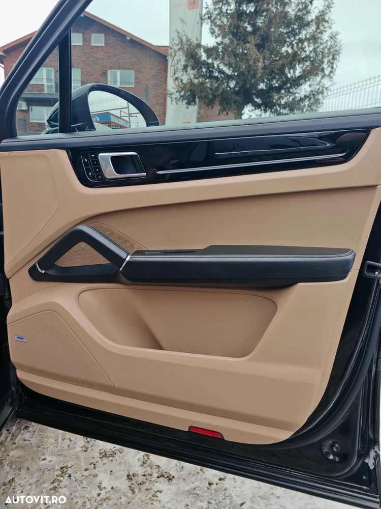 Porsche Cayenne E-Hybrid Tiptronic S - 30