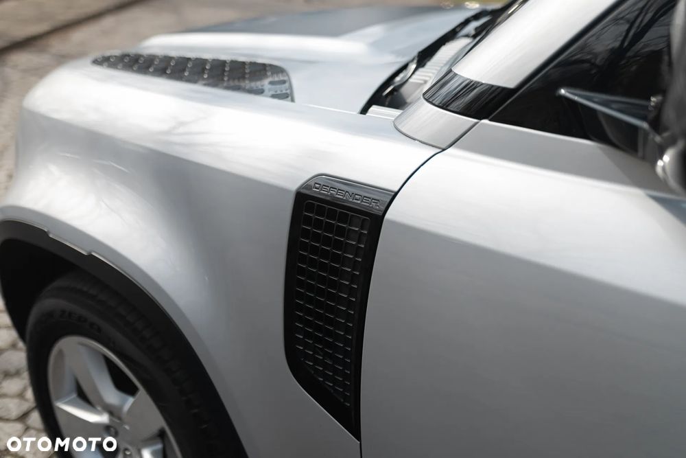 Land Rover Defender 3.0 P400 mHEV First Edition - 10