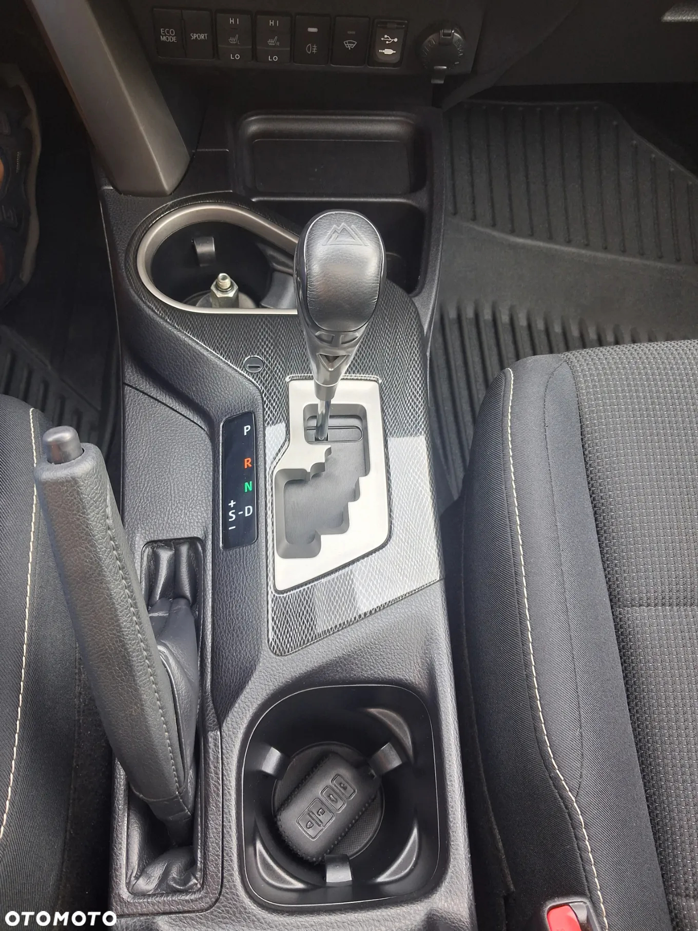 Toyota RAV4 - 16
