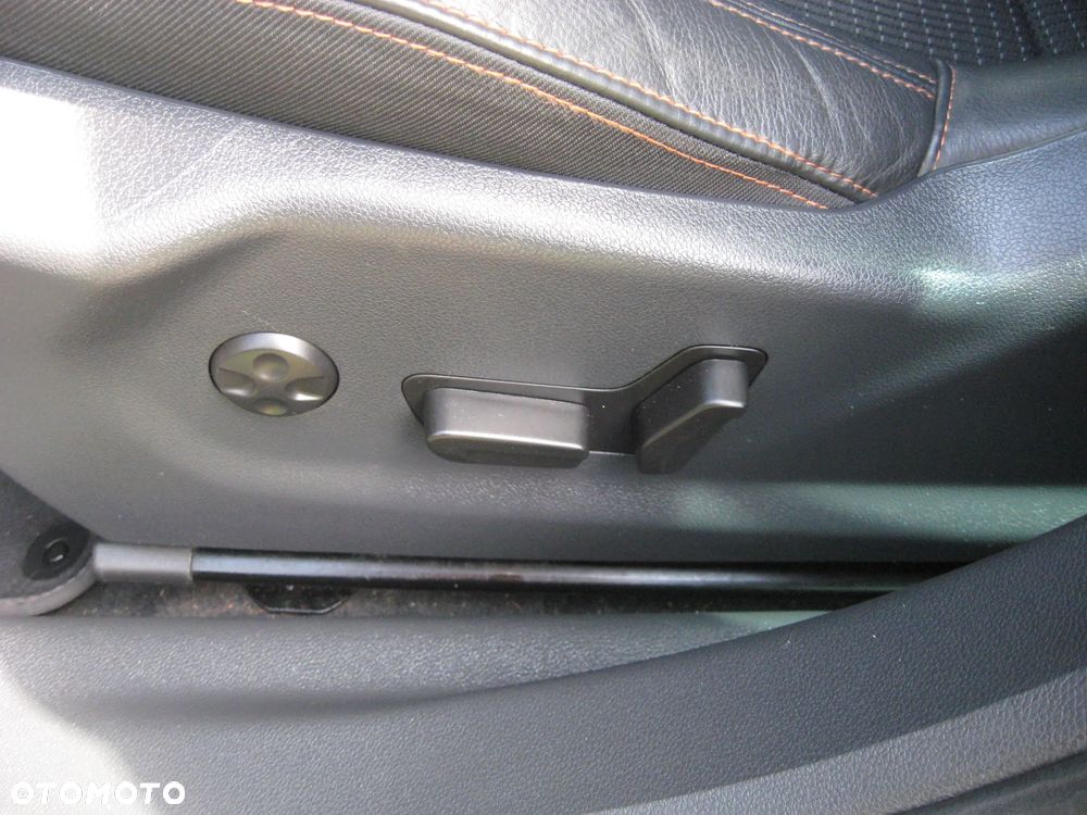 Peugeot 508 RXH Hybrid4 - 16