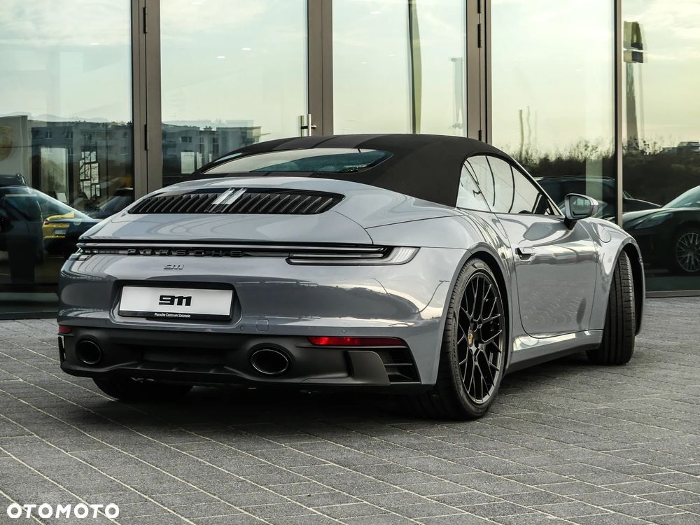 Porsche 911 Carrera 4 GTS Cabrio - 2