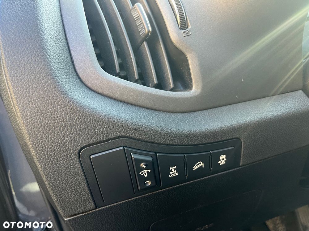 Kia Sportage 2.0 CRDI XL - 19