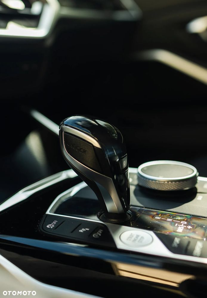 BMW Seria 3 320i GPF Sport Line - 11