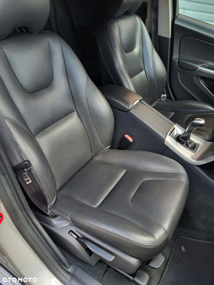 Volvo V60 D4 Momentum - 7