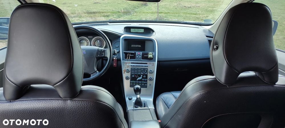 Volvo XC 60 D5 AWD - 9